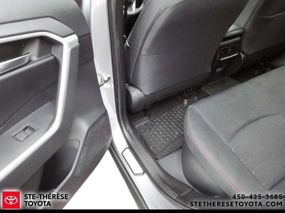 2024 Toyota RAV4 Prime SE branchable-8