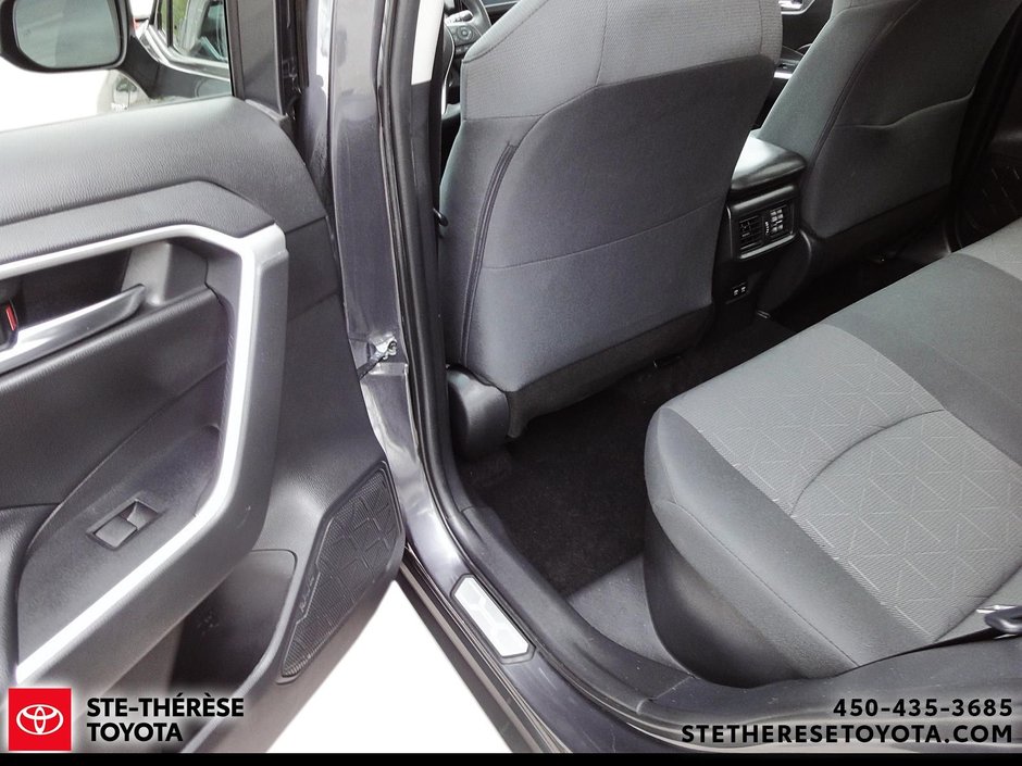 Toyota RAV4 Hybrid XLE 2020-12