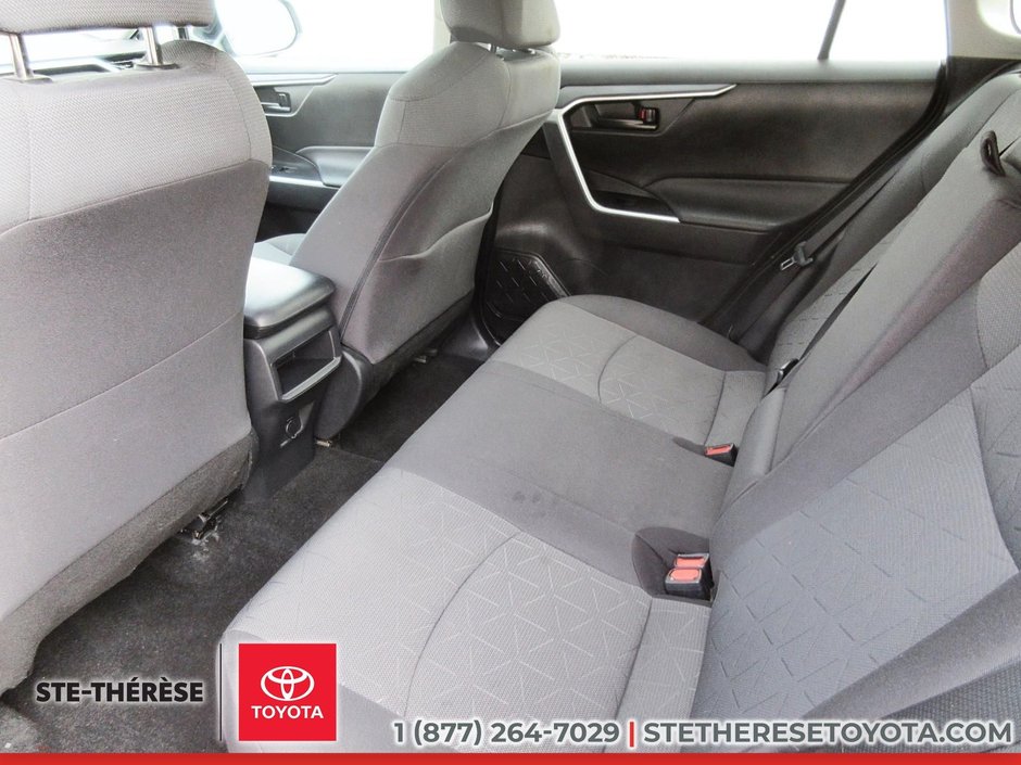 2021 Toyota RAV4 LE-9