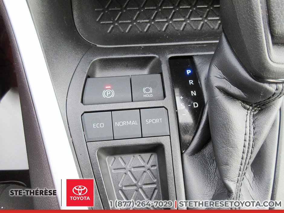 2021 Toyota RAV4 LE-16