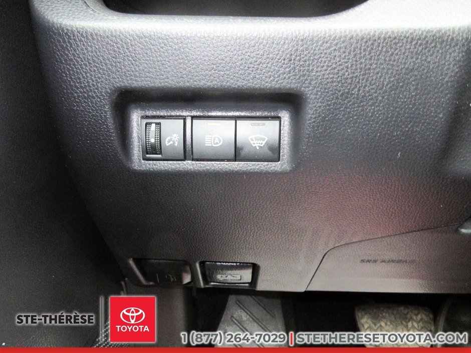 2021 Toyota RAV4 LE-19