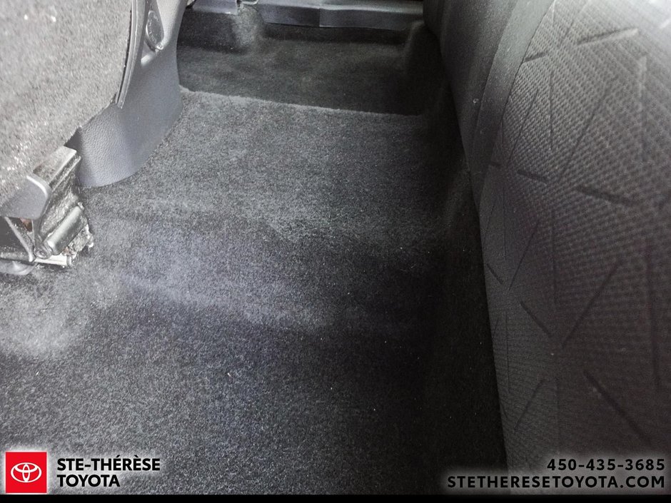 2021 Toyota RAV4 LE AWD-10