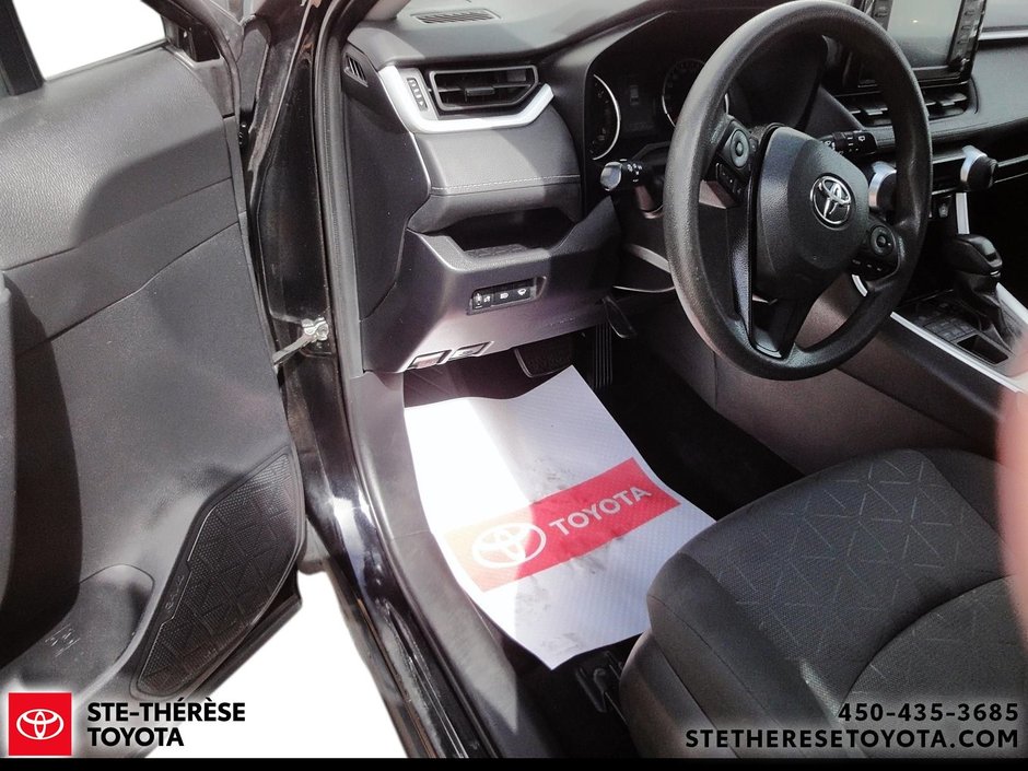 2021 Toyota RAV4 LE AWD-11