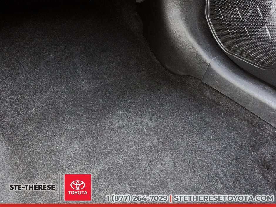 2021 Toyota RAV4 LE AWD-13