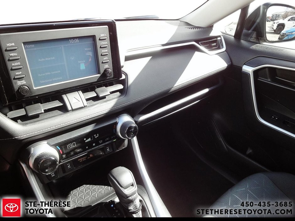 2021 Toyota RAV4 Hybrid LE AWD-15