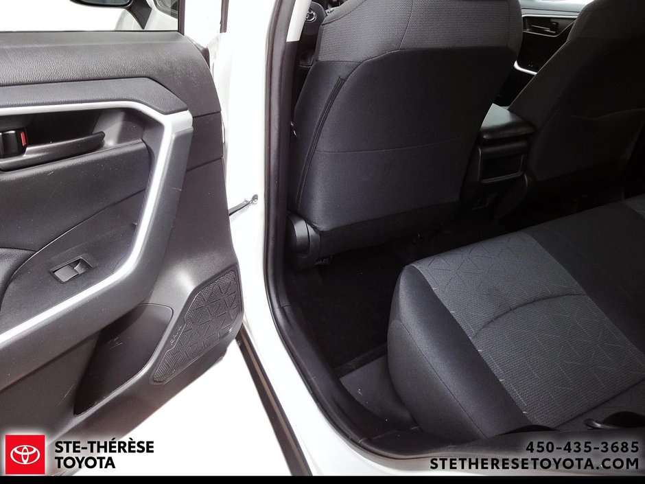 2021 Toyota RAV4 LE-8