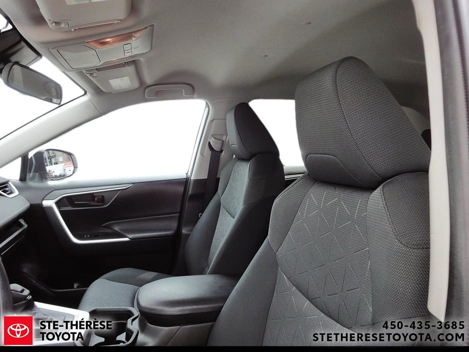 2021 Toyota RAV4 LE-12