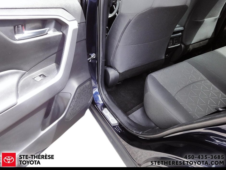 2021 Toyota RAV4 XLE Fwd-7