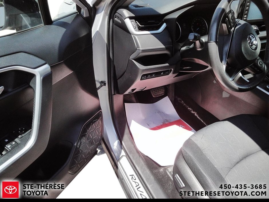 Toyota RAV4 XLE AWD HYBRID 2021-10