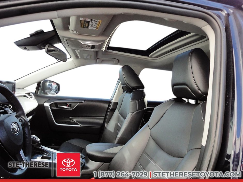 2022 Toyota RAV4 XLE Premium-18