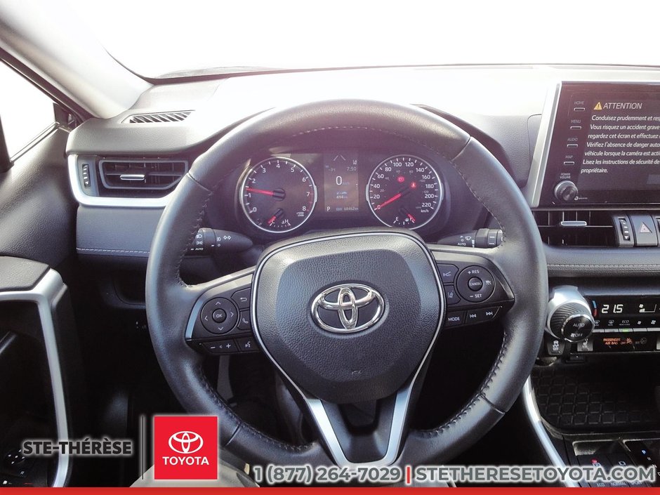 2022 Toyota RAV4 XLE Premium-21