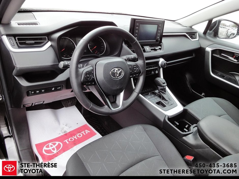 2022 Toyota RAV4 XLE AWD-12
