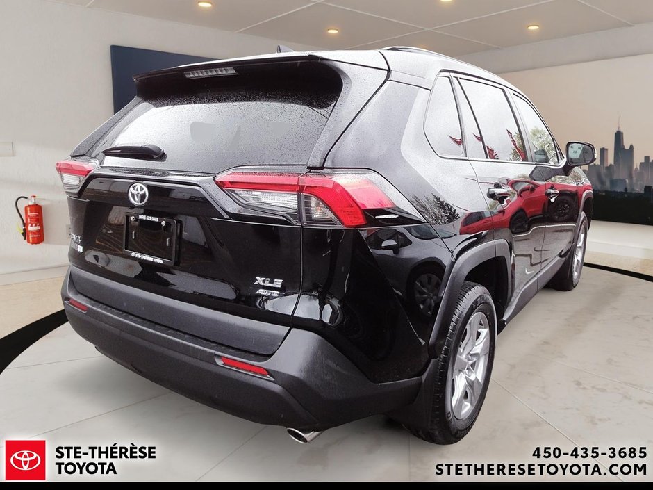 2022 Toyota RAV4 XLE AWD-4