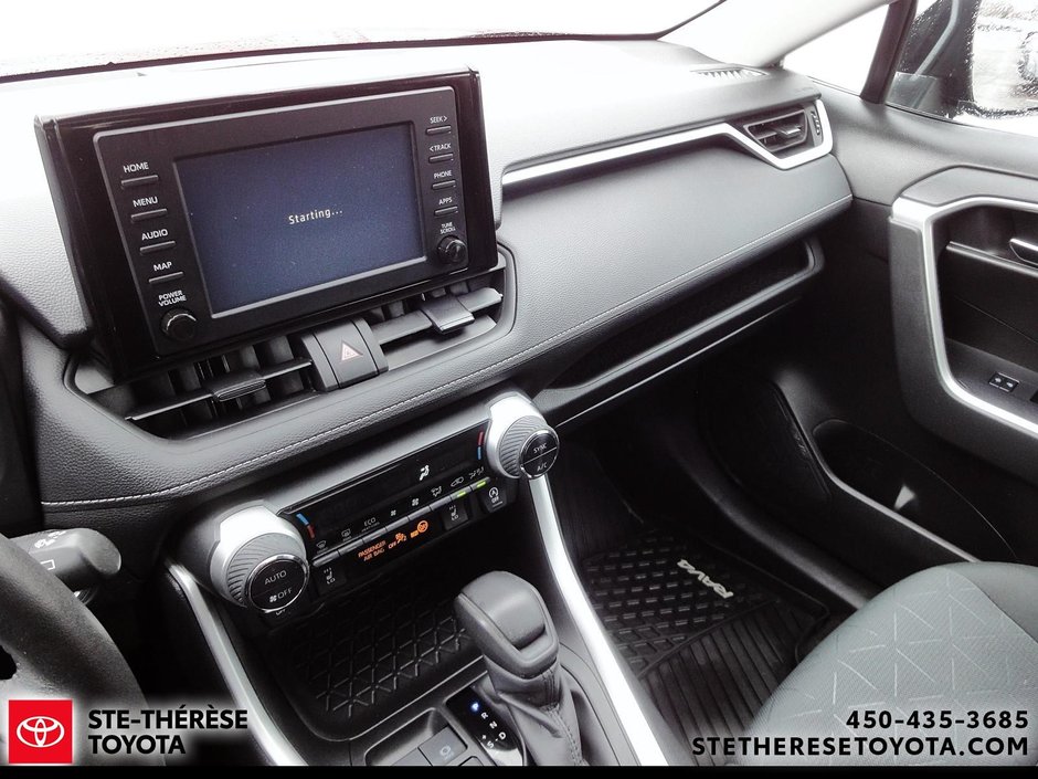 2022 Toyota RAV4 XLE AWD-13