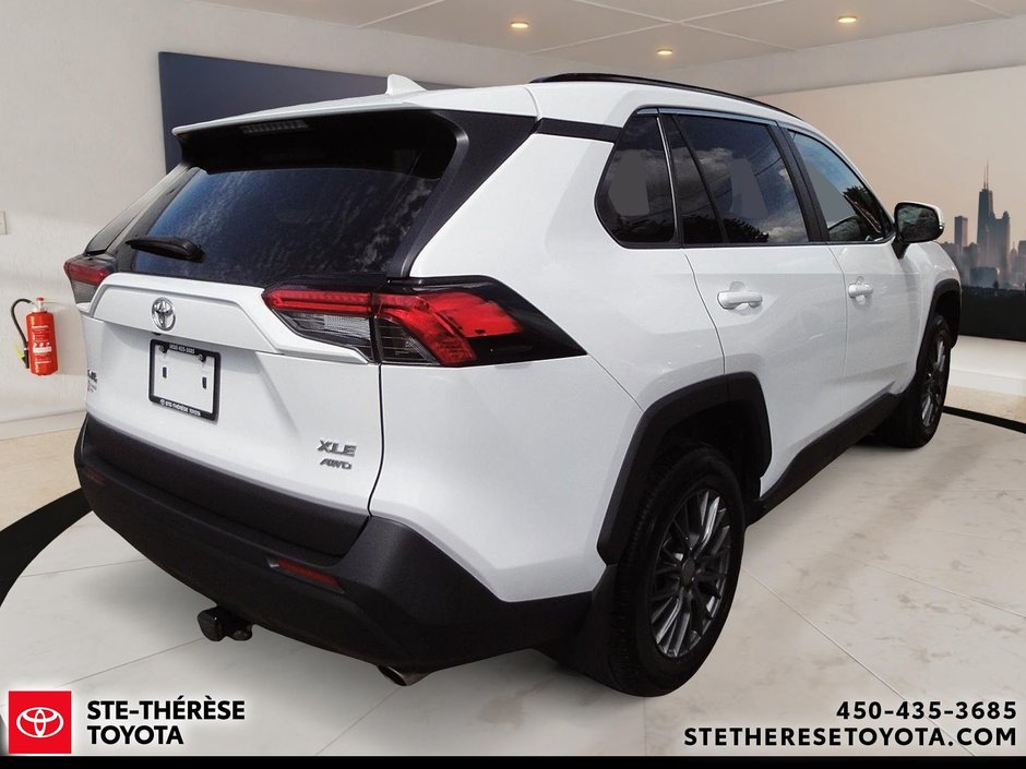 2022 Toyota RAV4 XLE AWD-5