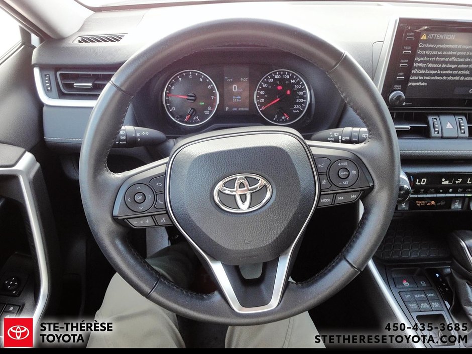 2022 Toyota RAV4 XLE Premium-15
