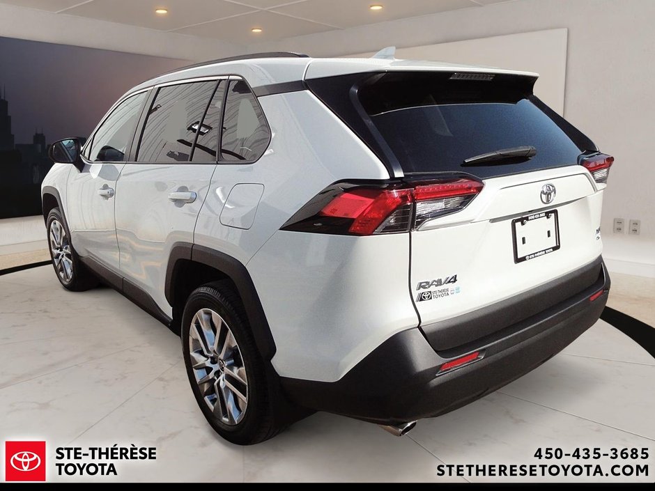 2022 Toyota RAV4 XLE Premium-6