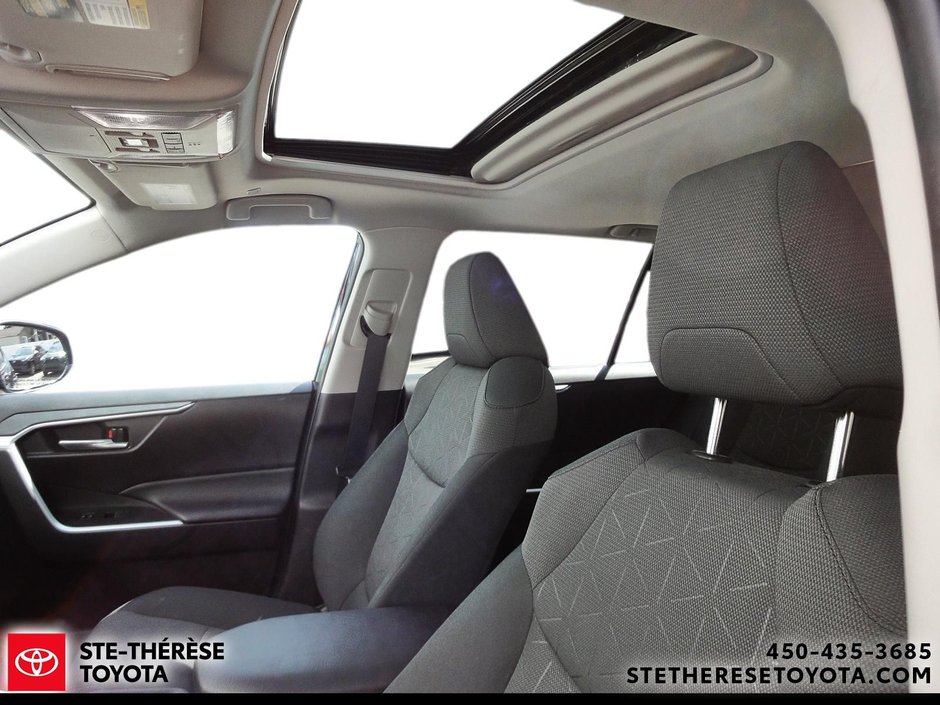 2023 Toyota RAV4 XLE Awd-12