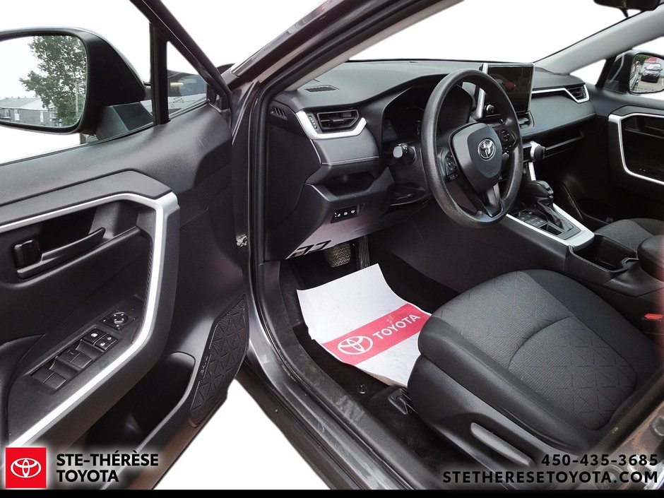 Toyota RAV4 LE AWD 2023-10
