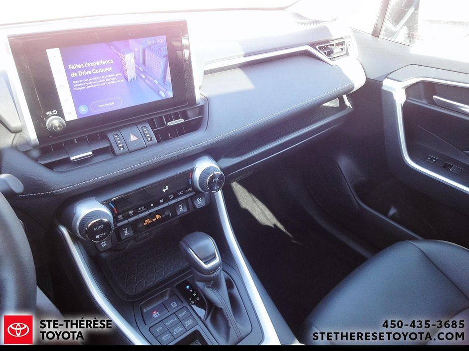 Toyota RAV4 XLE Premium 2024-16