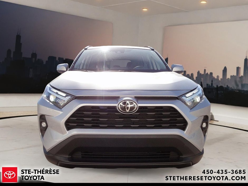 Toyota RAV4 XLE Premium 2024-3