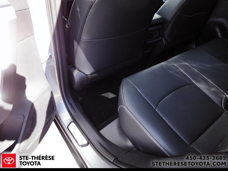 Toyota RAV4 XLE Premium 2024-10