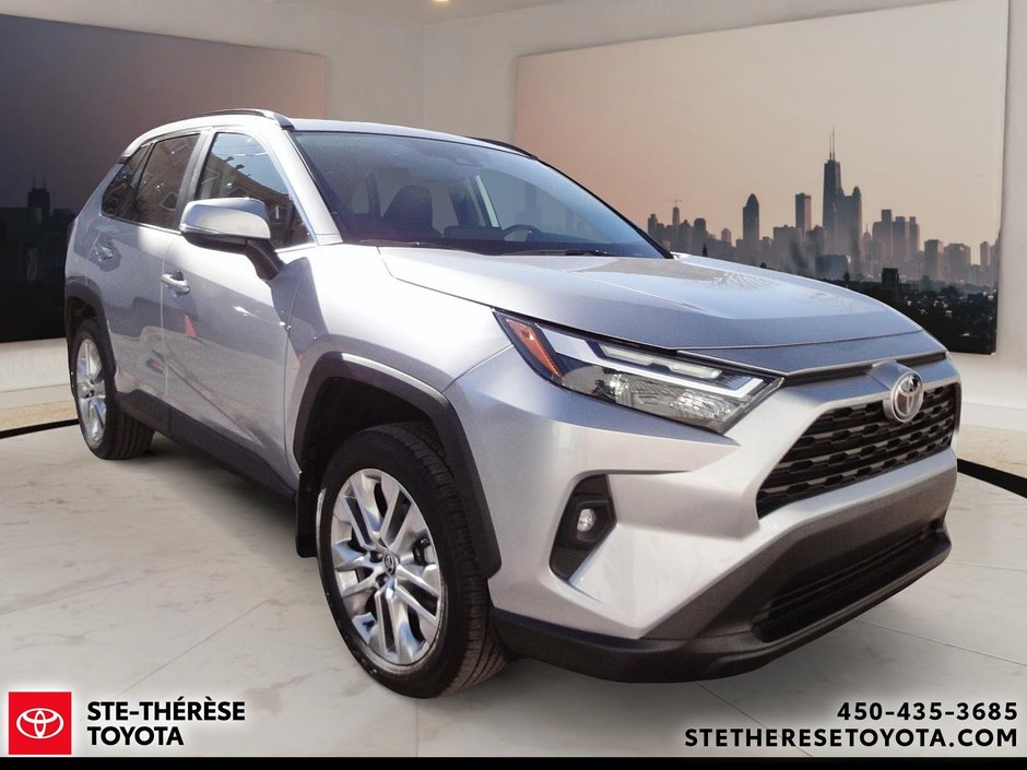 Toyota RAV4 XLE Premium 2024-4