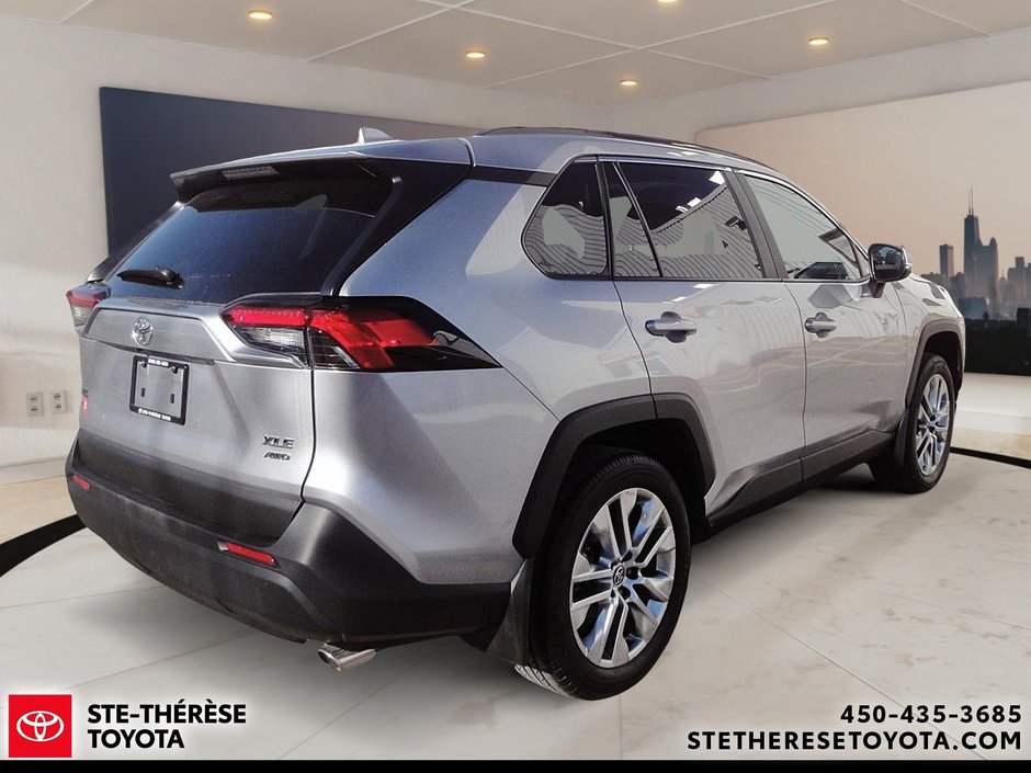 Toyota RAV4 XLE Premium 2024-6