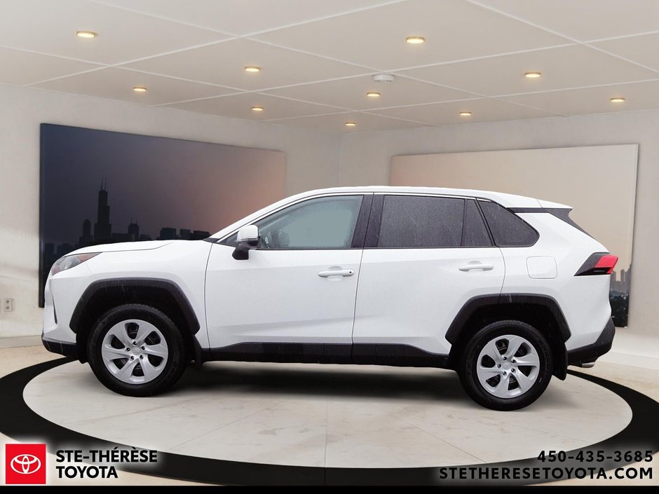 Toyota RAV4 LE 2024-0