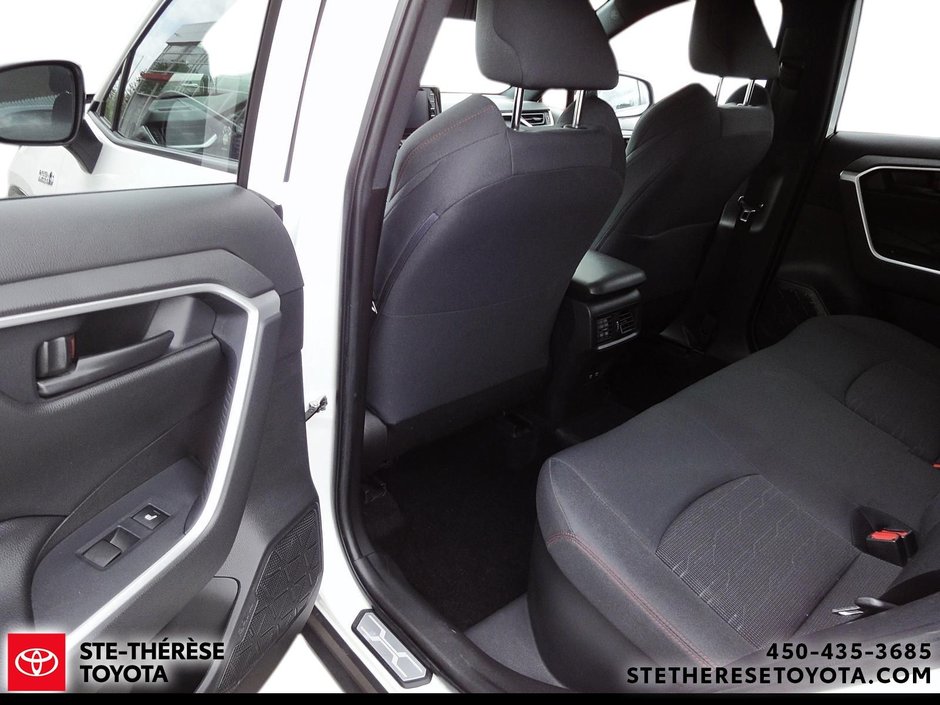 Toyota RAV4 XLE AWD Premium 2024-8