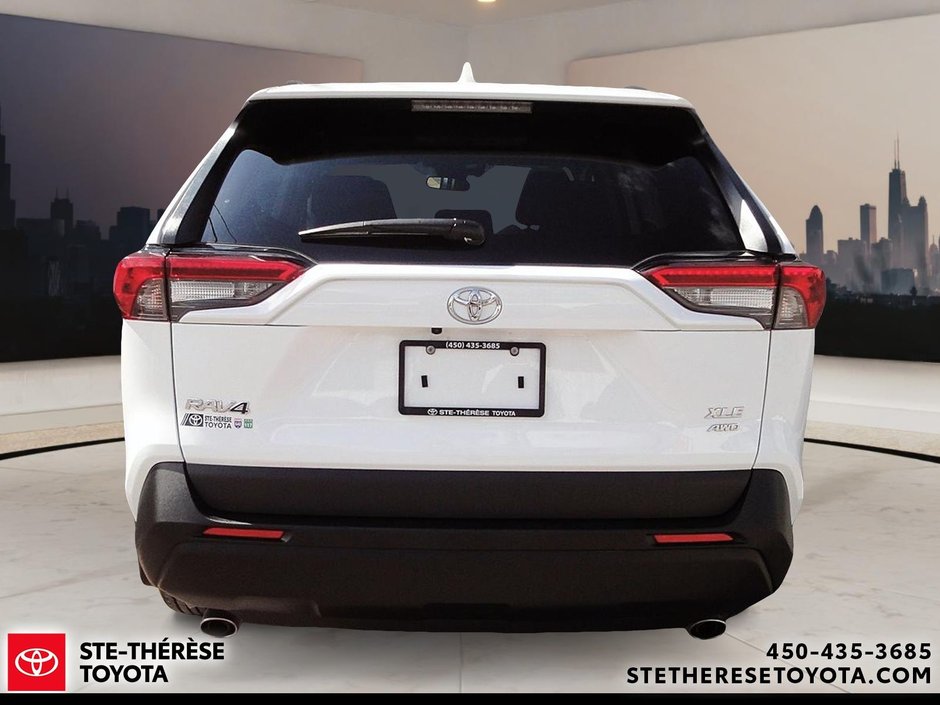 Toyota RAV4 XLE AWD 2024-5