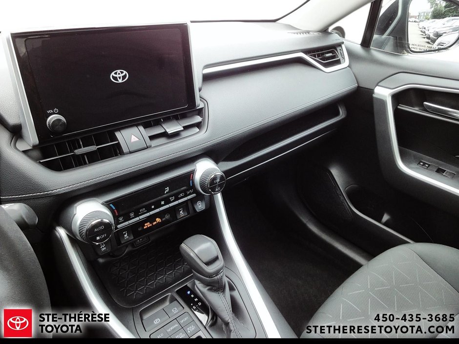 2024 Toyota RAV4 XLE AWD-13