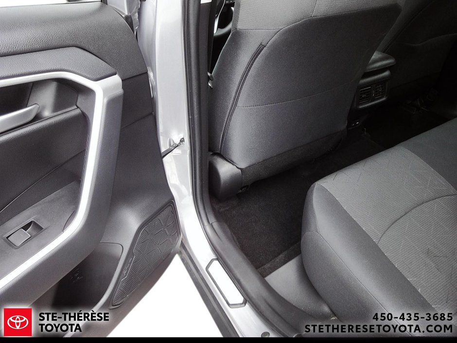 2024 Toyota RAV4 XLE AWD-7