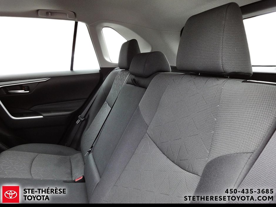 2024 Toyota RAV4 XLE AWD-8