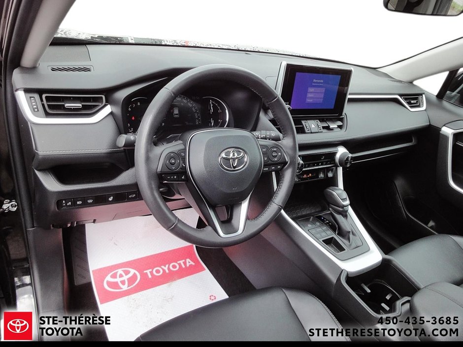 Toyota RAV4 XLE AWD Groupe Premium 2024-13