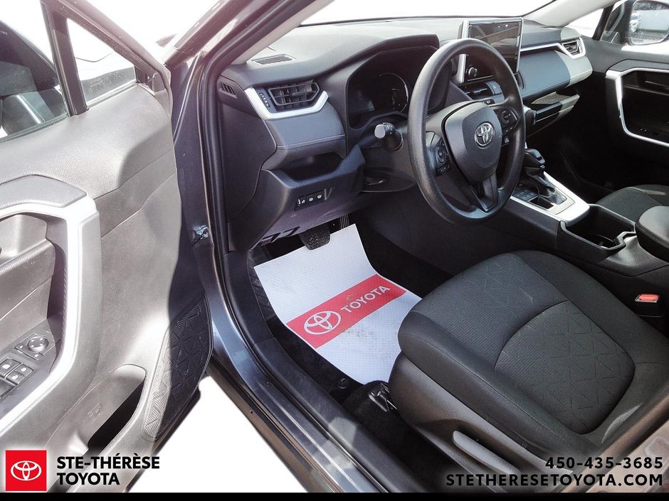 2024 Toyota RAV4 LE AWD-10