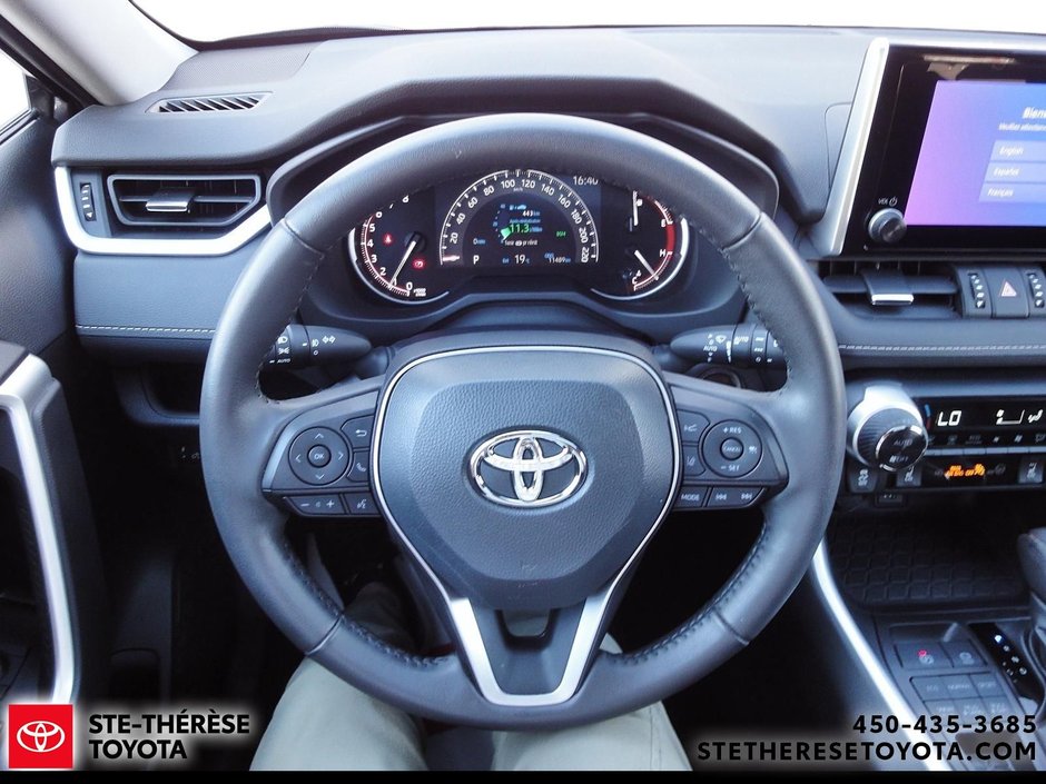 2024 Toyota RAV4 XLE AWD Premium-17
