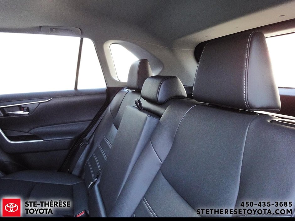 2024 Toyota RAV4 XLE AWD Premium-9