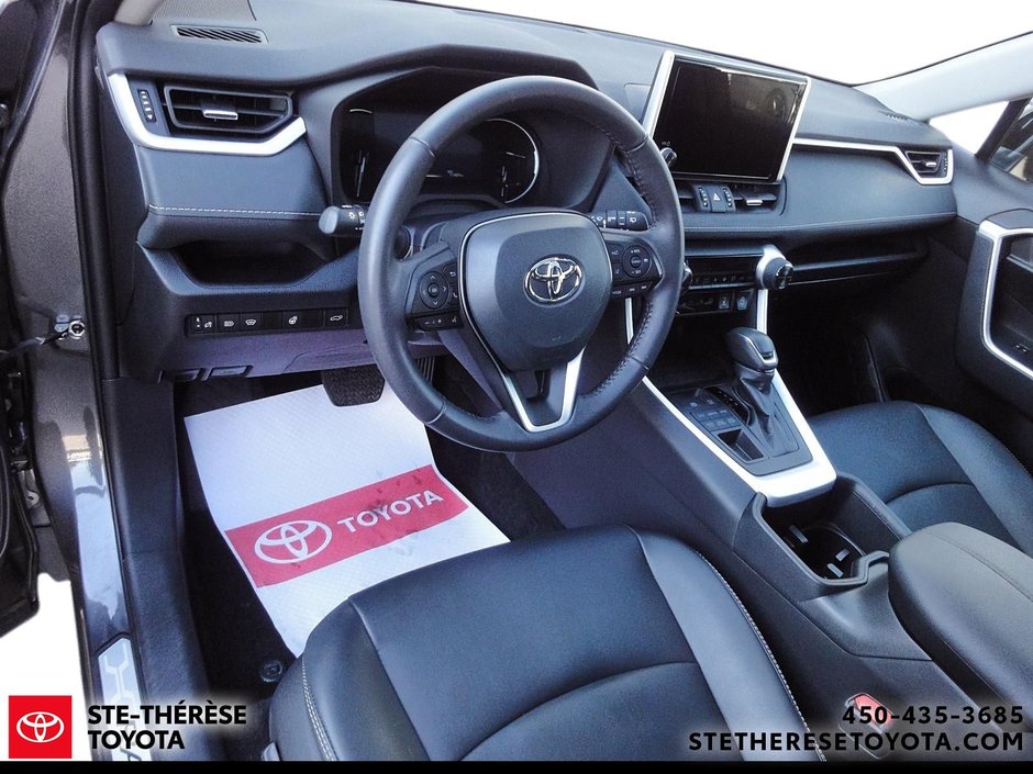 2024 Toyota RAV4 XLE AWD Premium-14