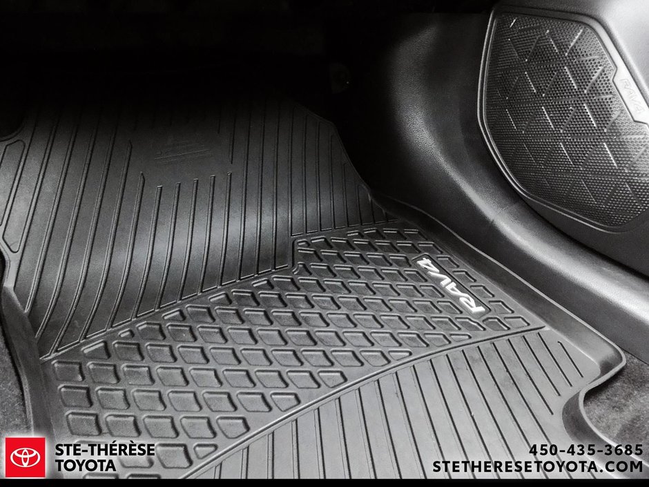 2024 Toyota RAV4 Hybrid XLE AWD-21