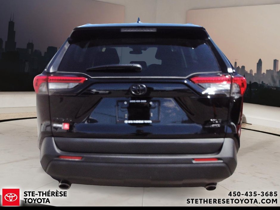 2025 Toyota RAV4 XLE-5