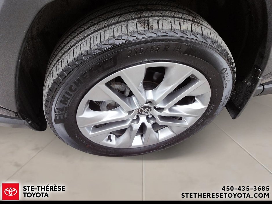 2025 Toyota RAV4 AWD XLE Premium-1