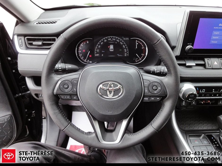 2025 Toyota RAV4 AWD XLE Premium-16