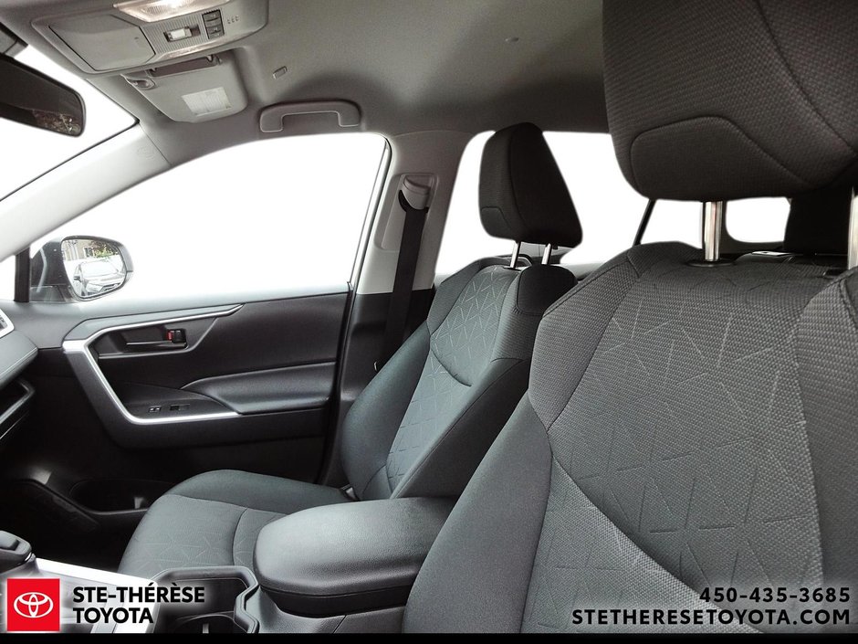 2025 Toyota RAV4 LE AWD-14