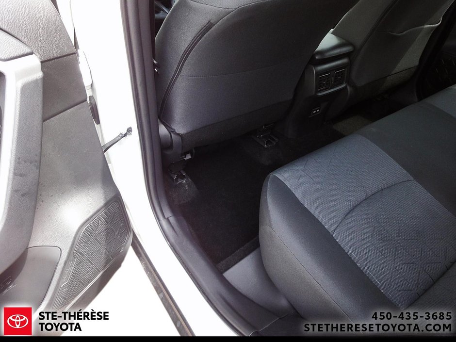 Toyota RAV4 LE AWD 2025-7