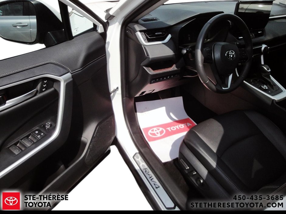 Toyota RAV4 Hybrid Limited 2025-10