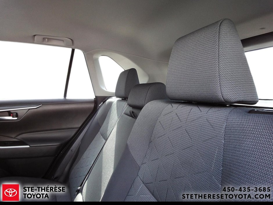 2025 Toyota RAV4 XLE-9