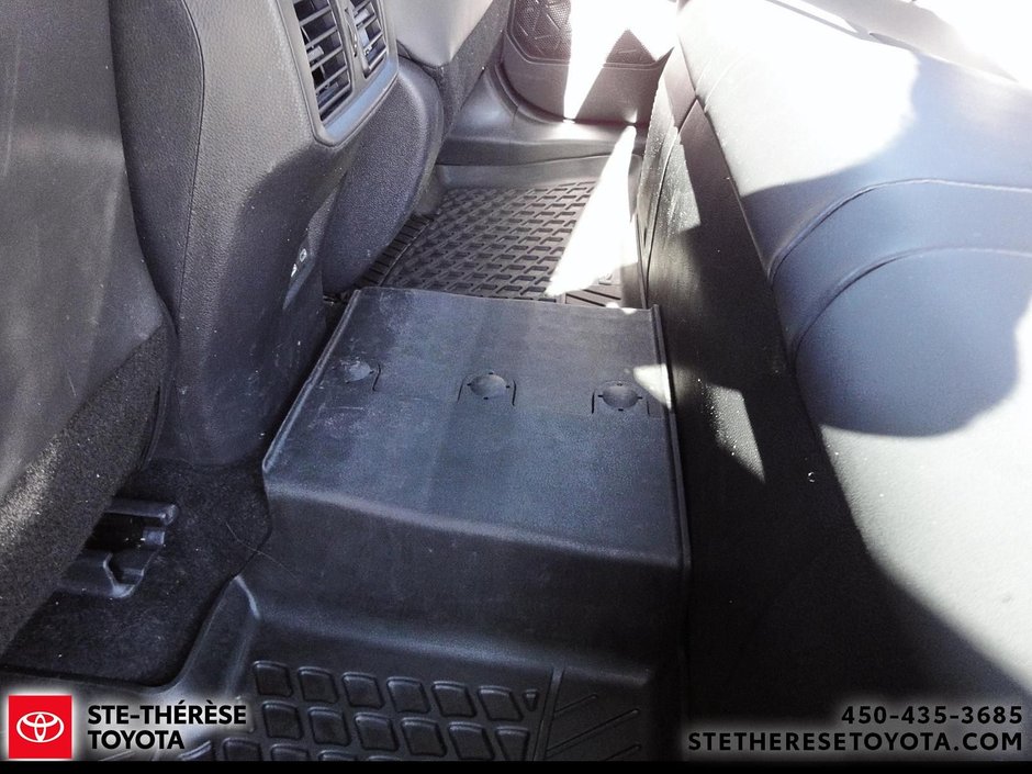 2025 Toyota RAV4 Hybrid XLE awd-8