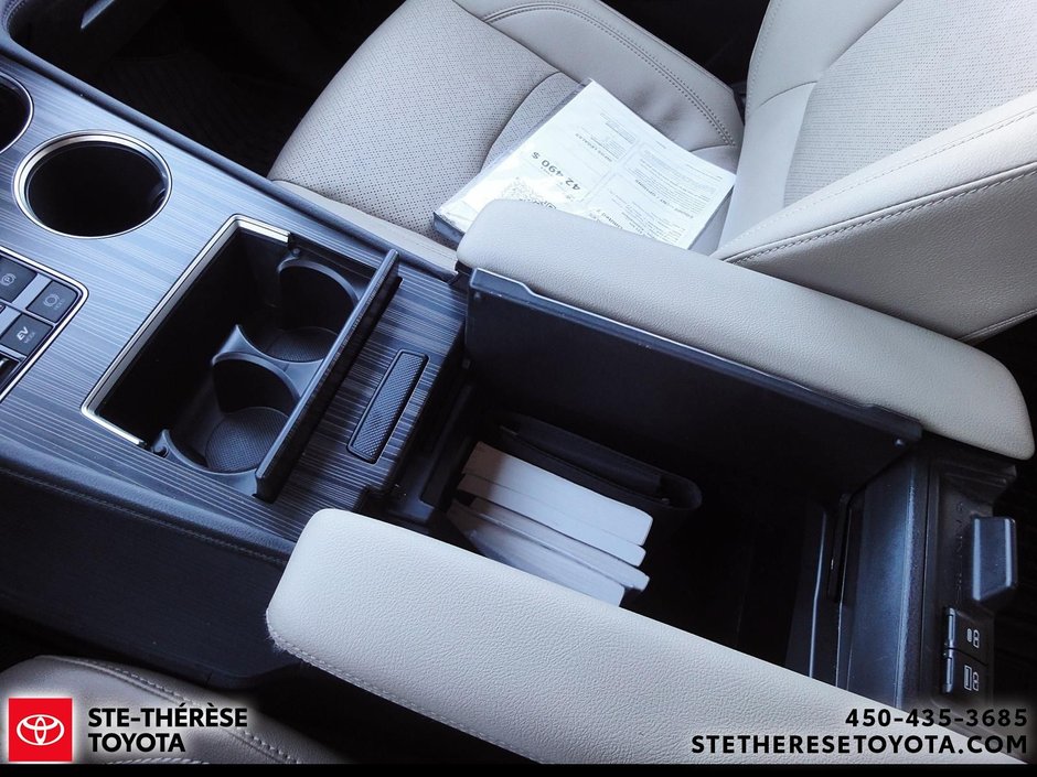 2021 Toyota Sienna AWD LIMITED HYBRID 7 PASSAGER-32