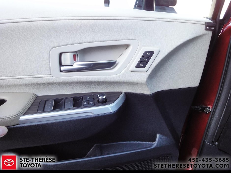 2021 Toyota Sienna AWD LIMITED HYBRID 7 PASSAGER-26